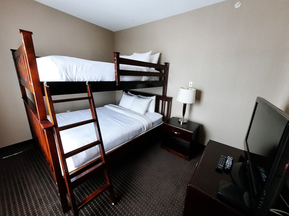 Prairie Moon Inn Sylvan Lake 7/23