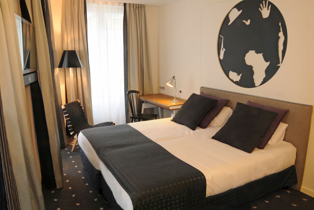 Hotel Du Triangle D Or 30/56
