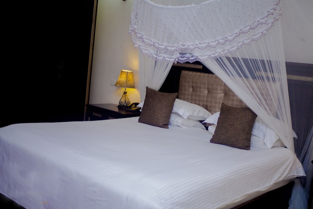 DELUXE, DOUBLE BED