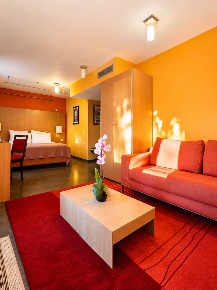 Hotel the Originals Le Jules Verne 45/70