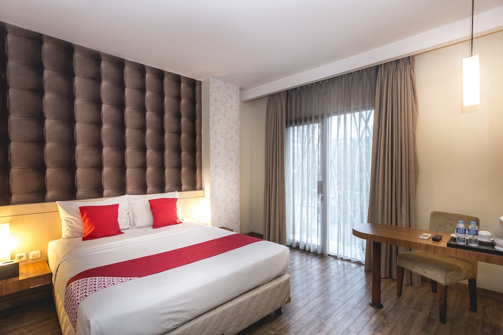 Feodora Hotel Grogol 6/20