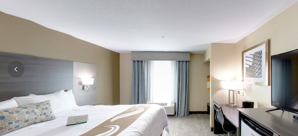 Quality Inn and Suites Roanoke Fort Worth North TX 10/46
