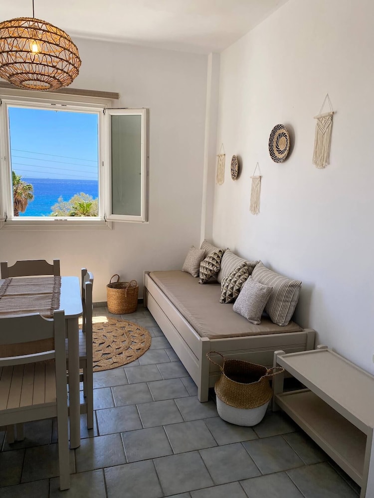 Agnadi Syros Studios & Rooms 16/50