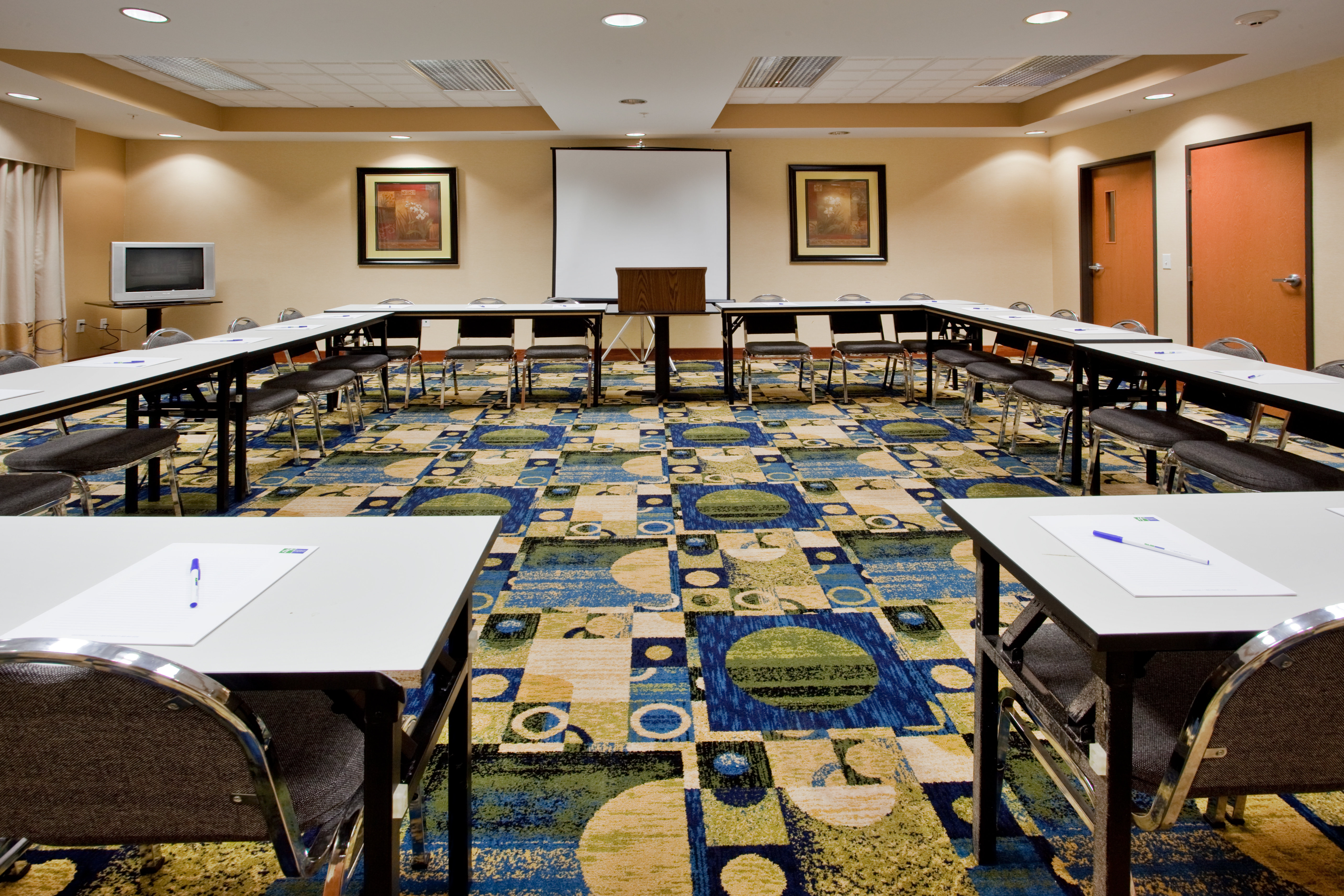 Holiday Inn Express Hotel & Suites Suffolk 40/41