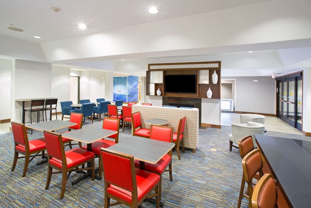 Holiday Inn Express Kansas City - At The Legends 49/60