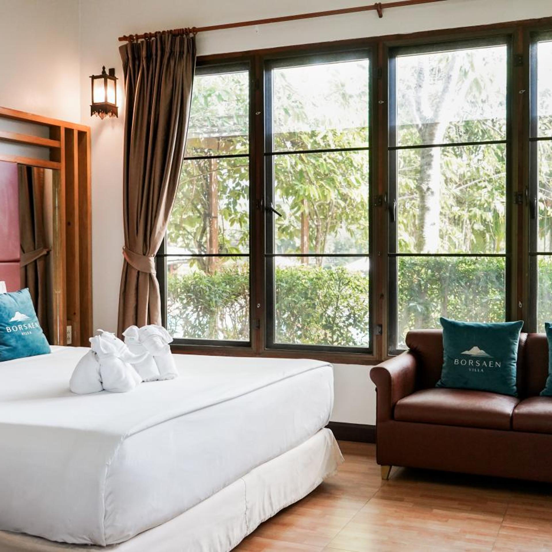 Deluxe, Double or Twin Bed, Pool Access