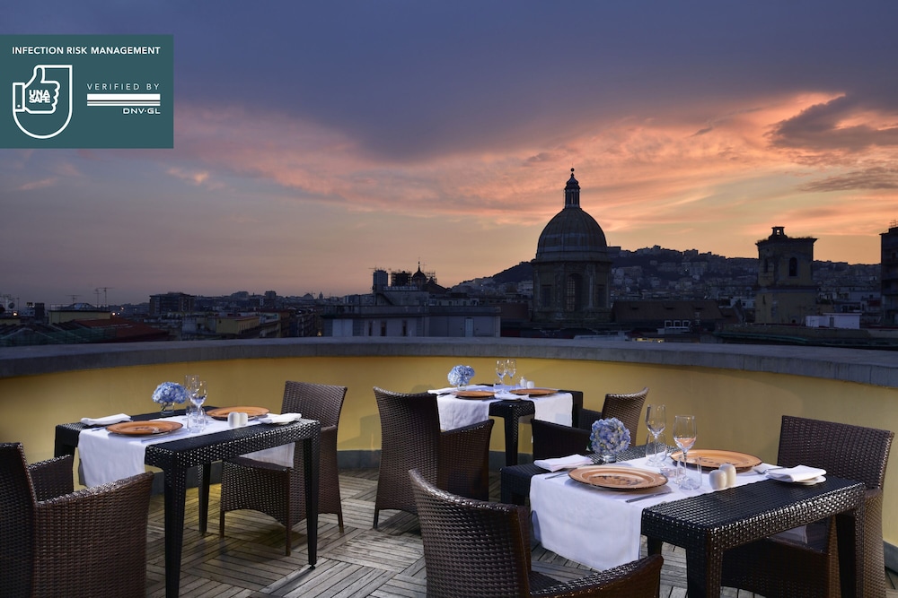 Unahotels Napoli 3/76