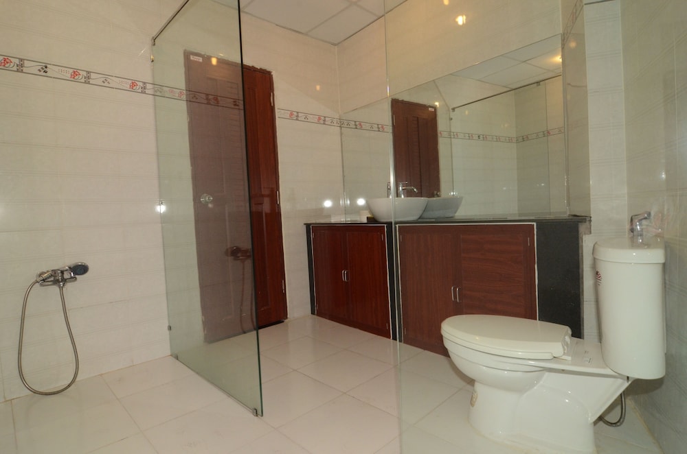 HOANG PHI HOTEL 48/50