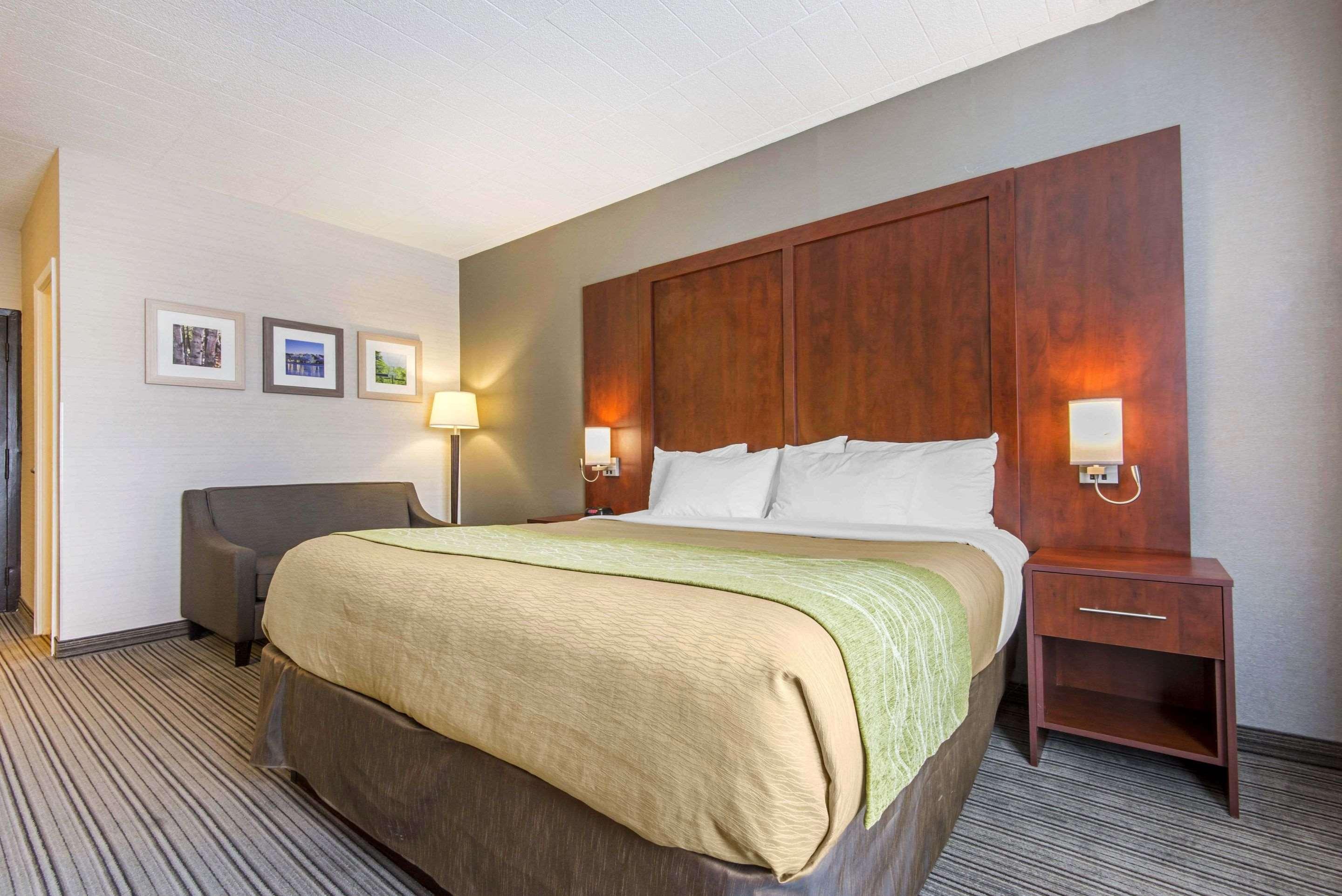 Room at Comfort Inn & Suites Collingwood, COLLINGWOOD - ONTARIO