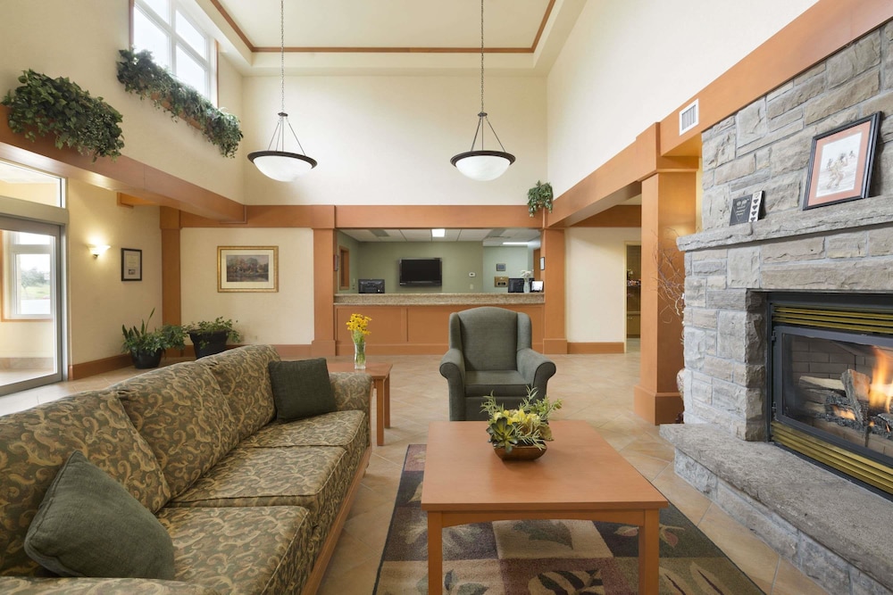 Days Inn By Wyndham Orillia 20/28