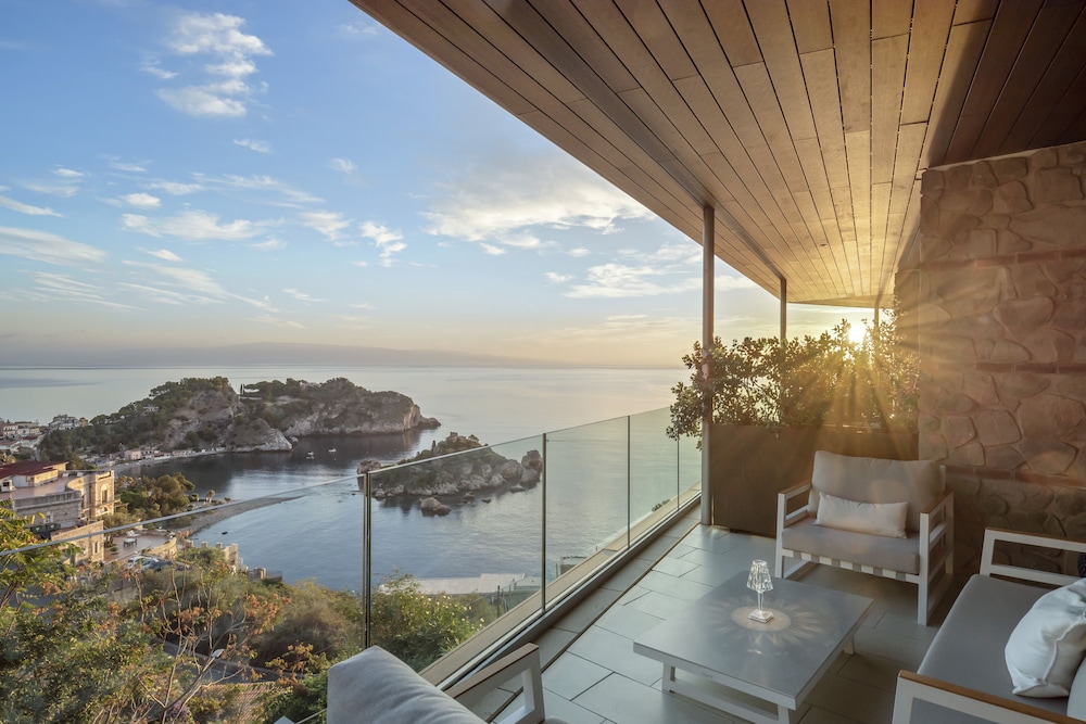 Isola Bella Infinity Suites 21/50