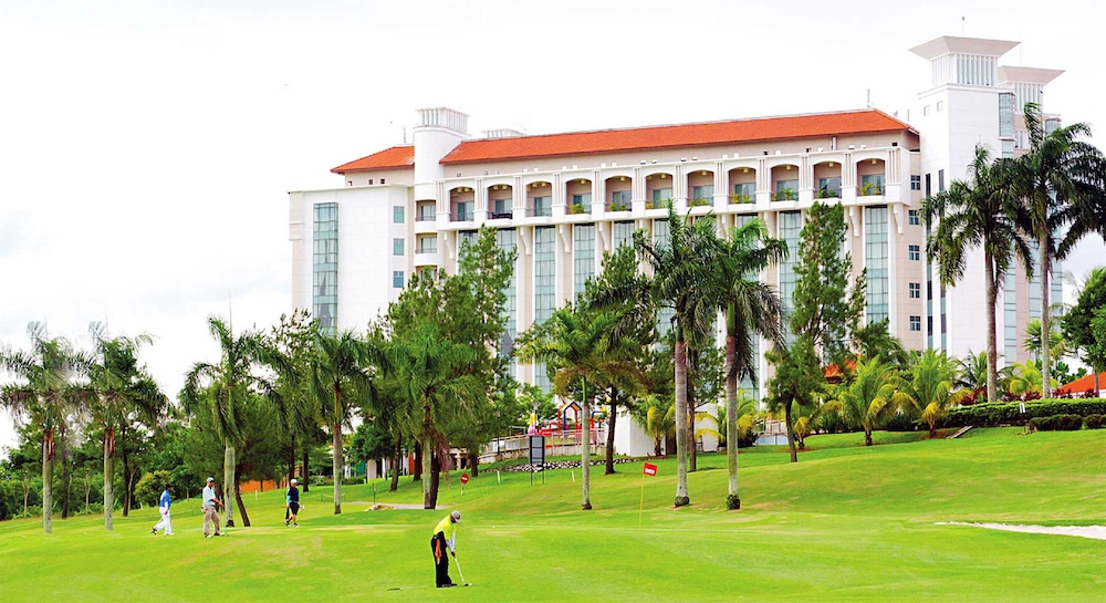 Nilai Springs Resort Hotel 51/57
