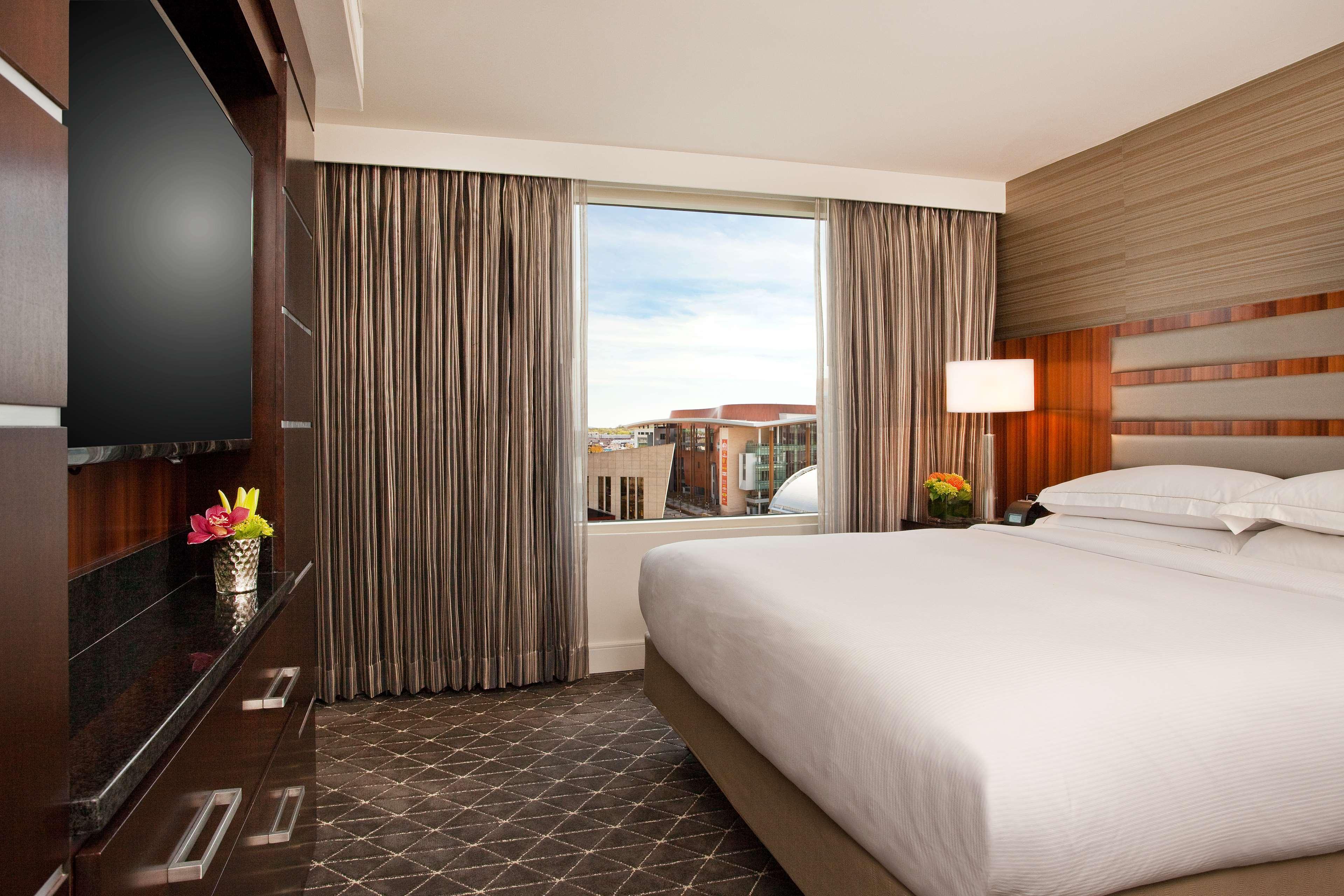 1 BEDROOM, EXECUTIVE, SUITE, KING BED, ACCESSIBLE