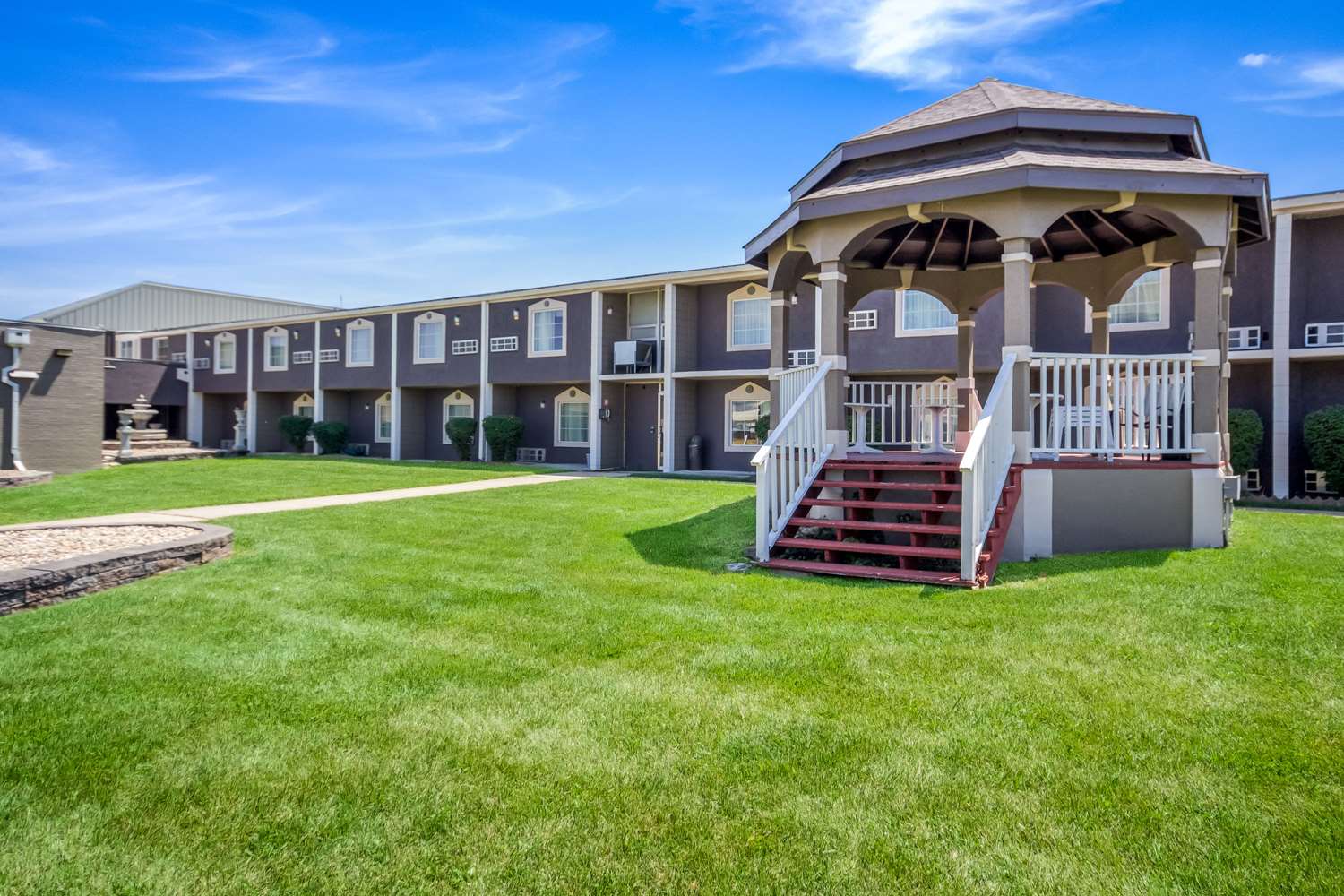 Quality Inn & Suites Kansas City - Independence I-70 East 34/34