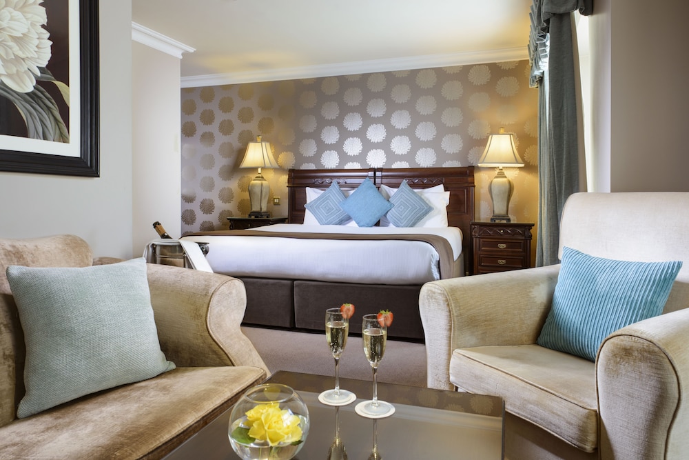 The Victoria Killarney 24/70