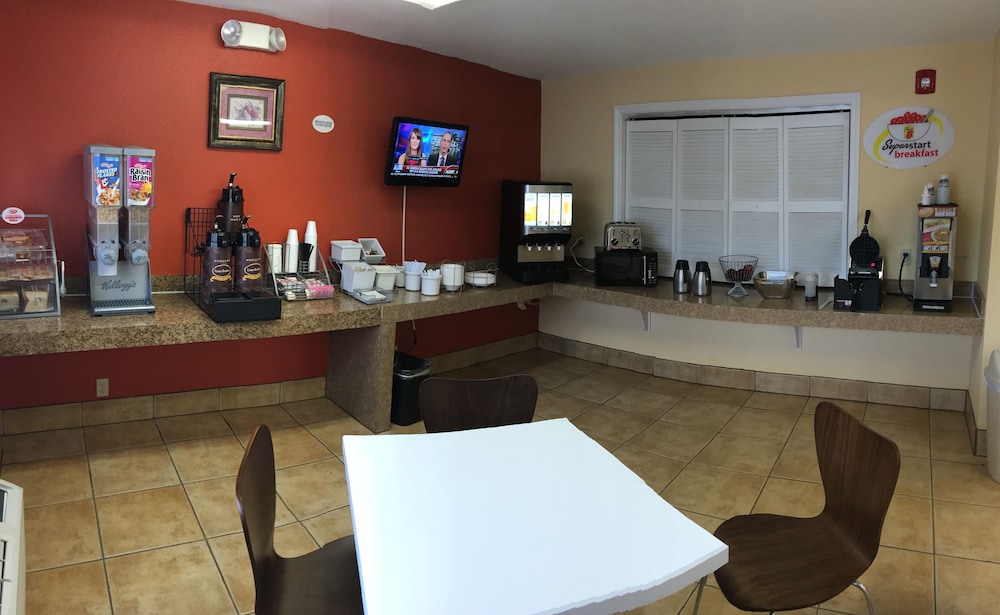 Super 8 by Wyndham Baton Rouge/I-10 19/31