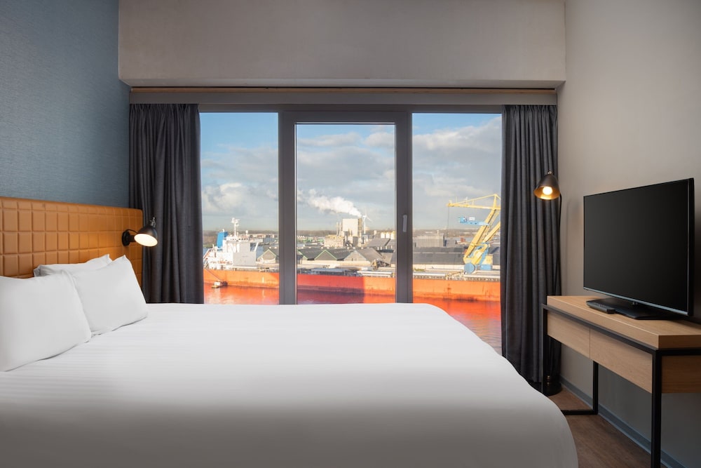 Studio, Queen Bed, Harbour View