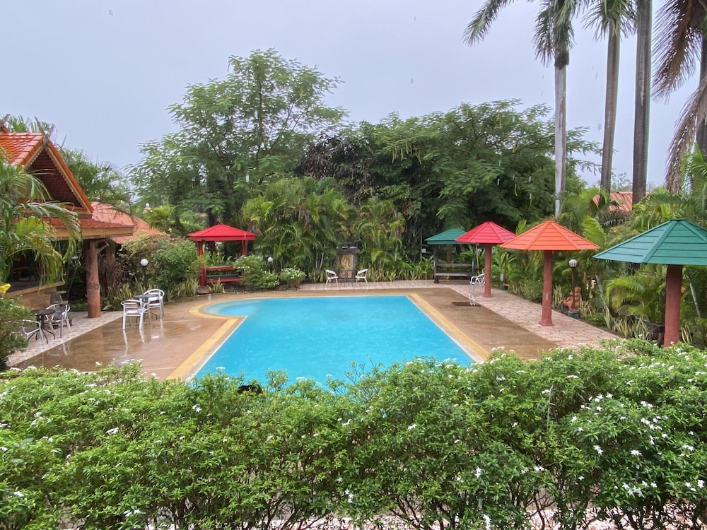 Himawari Restaurant & Cottage 30/34