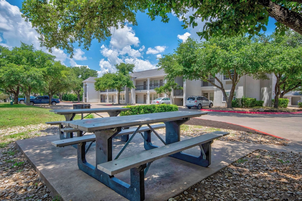 Studio 6 Extended Stay - Austin, TX - Midtown 50/59