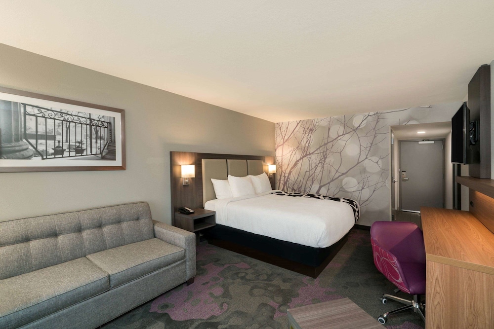 La Quinta Inn Suites By Wyndham Mobile 22/70
