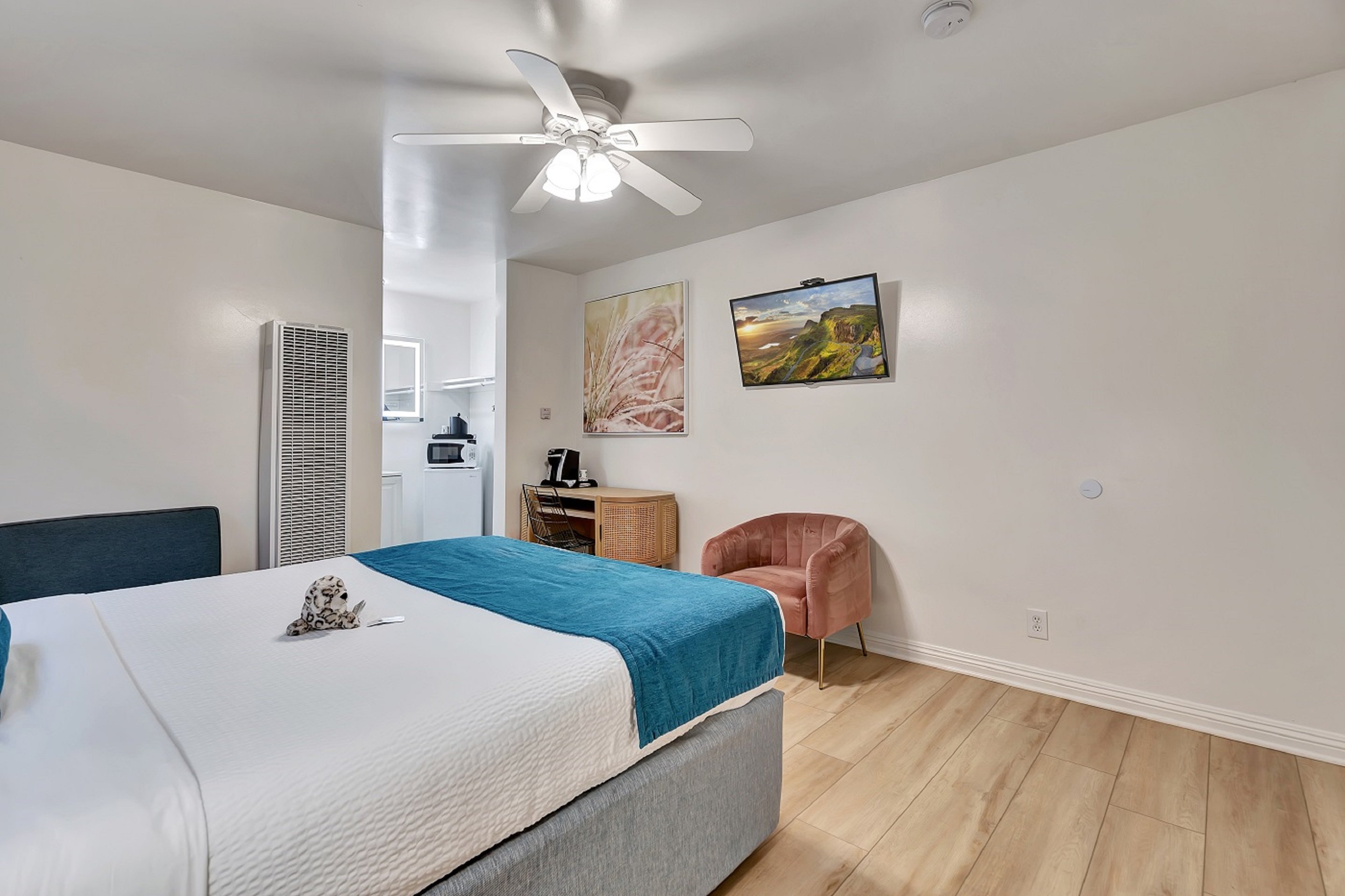 Santa Monica Hotel 28/61