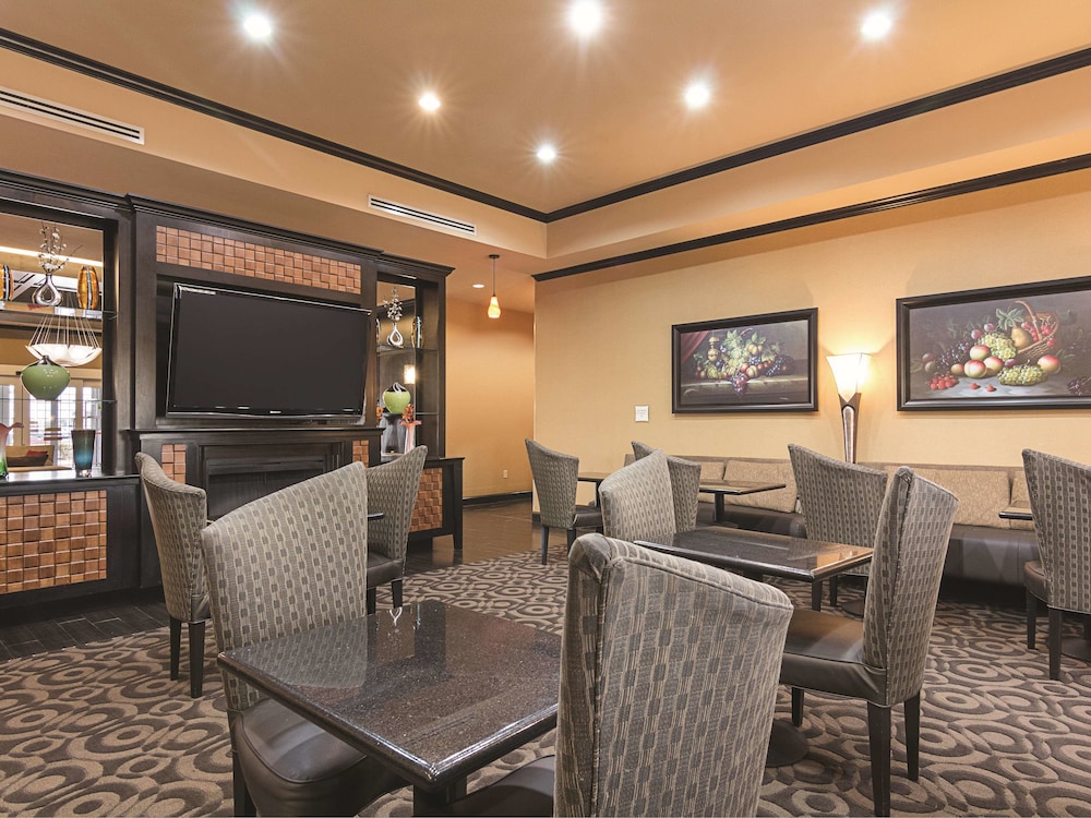 La Quinta Inn and Suites by Wyndham Mt. Pleasant 56/72