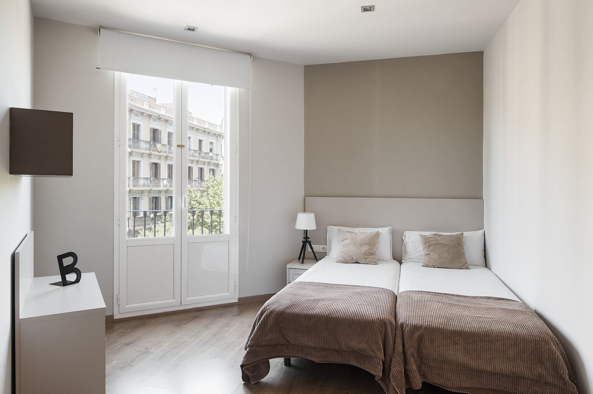 Apartment, 1 Double and 4 Single Beds، The Corner Apartments by Aspasios 8/10