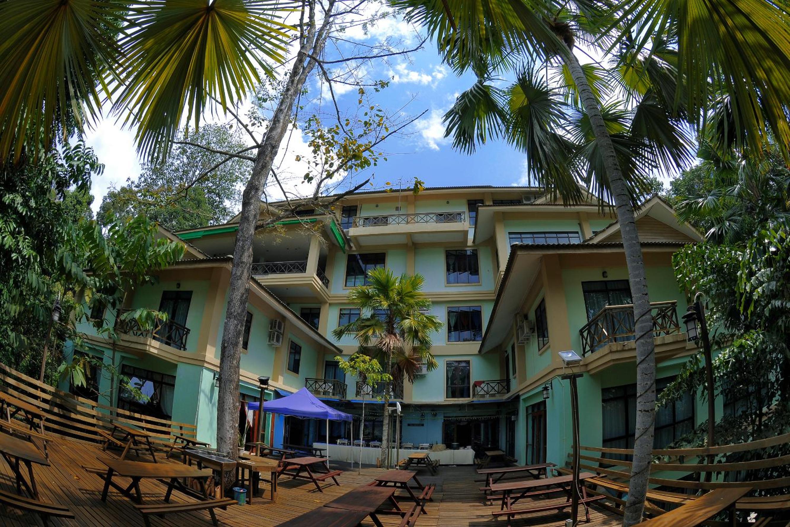 BORNEO TROPICAL RAINFOREST RESORT 8/55