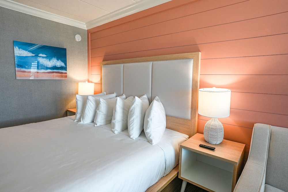 Spray Beach Oceanfront Hotel 7/27