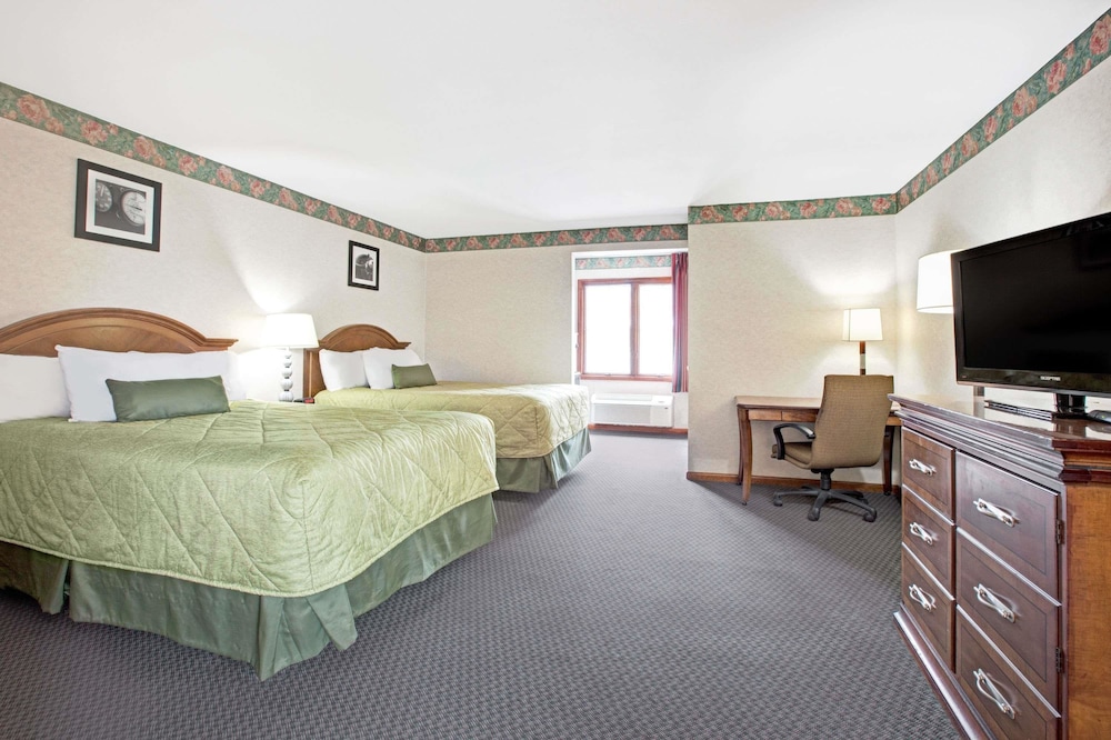 Ramada by Wyndham Flemington 6/38