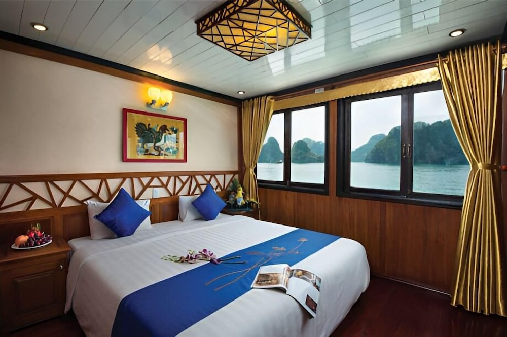 Halong Royal Palace Cruise 5/62