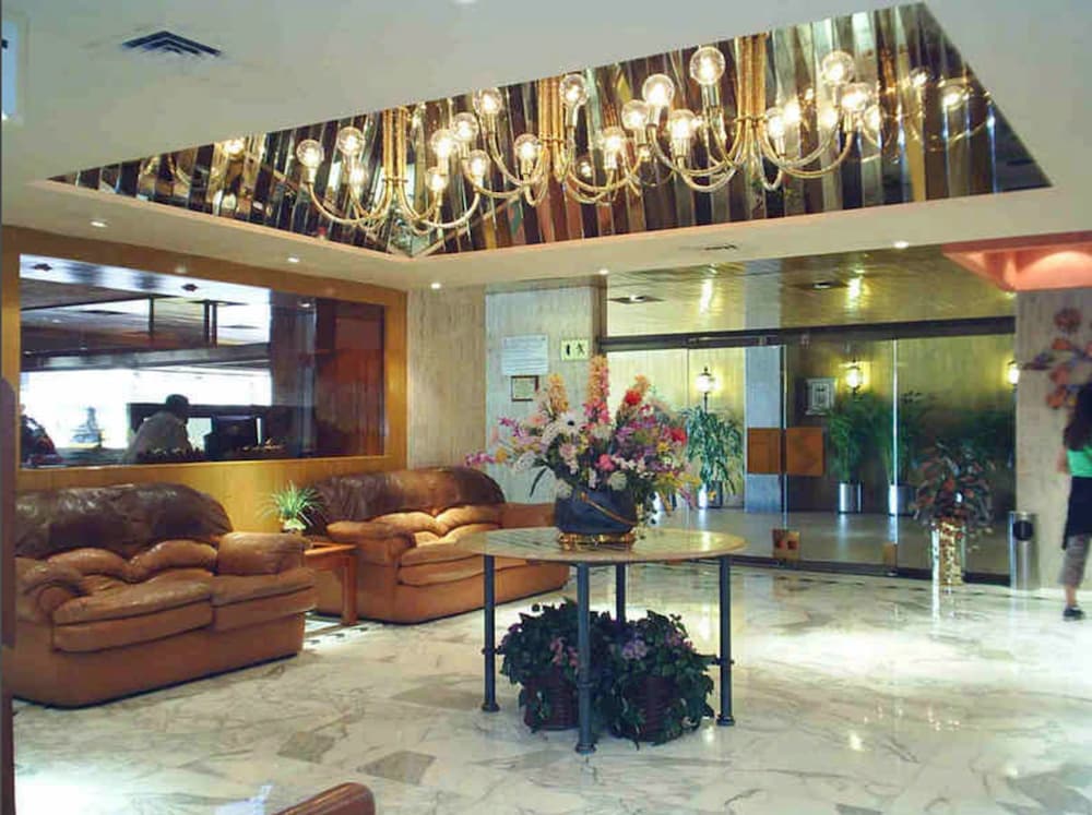 Segovia Regency Hotel 5/46