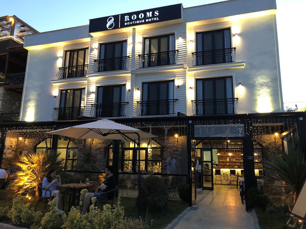 8 Rooms Boutique Hotel 5/50