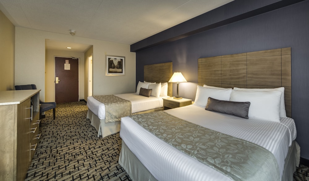 Monte Carlo Inn Oakville Suites 16/68