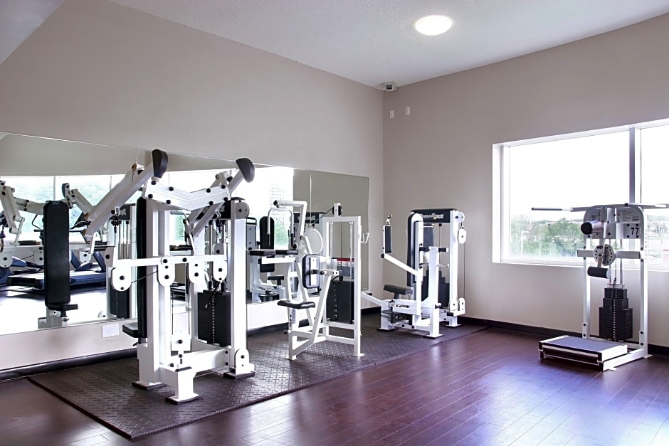 Residence & Conference Centre - Oakville 15/29