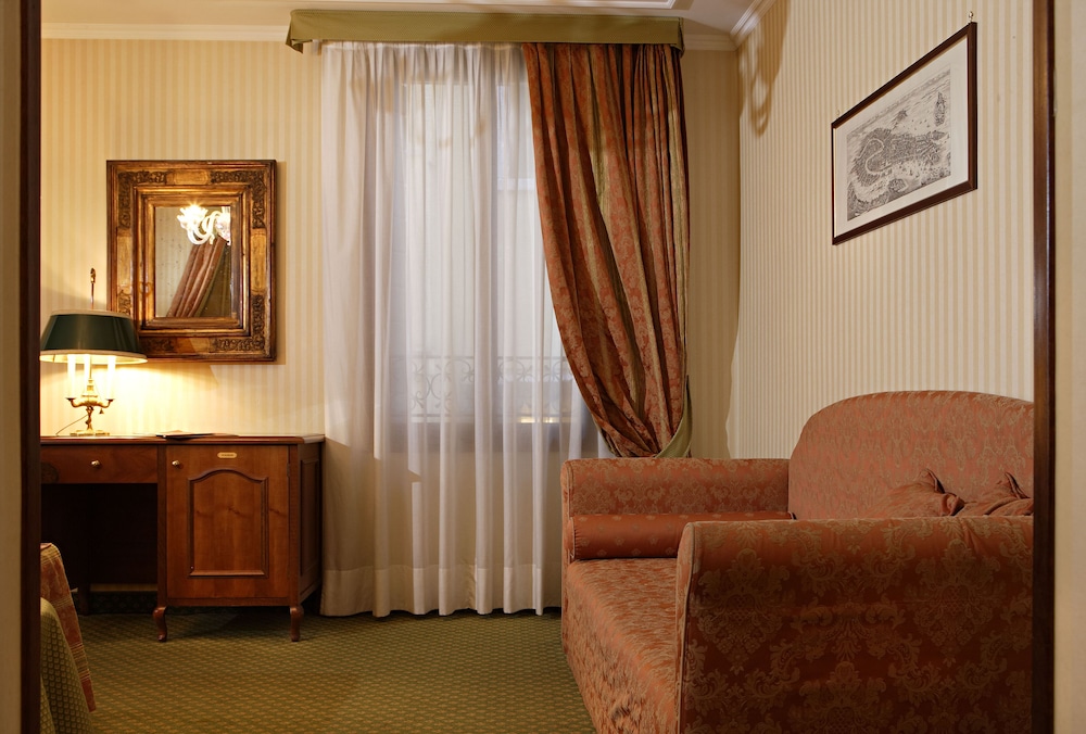 Kette Hotel 28/49