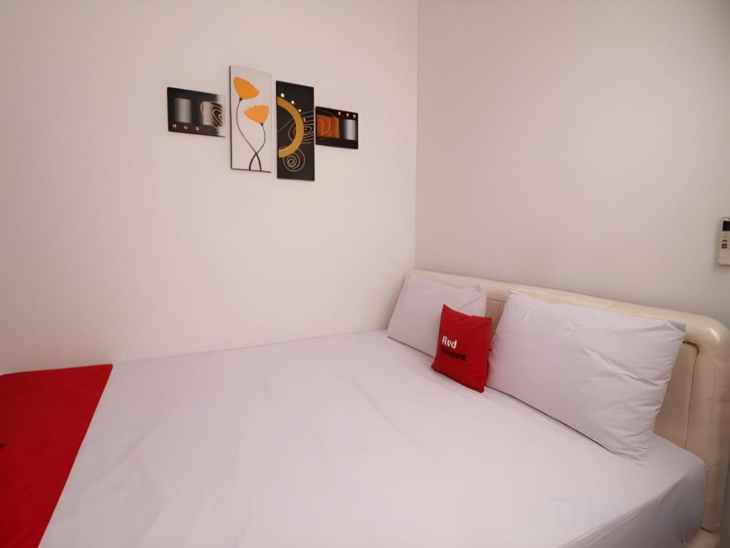 Reddoorz Plus Near Ciputra World Kuningan 2 13/50