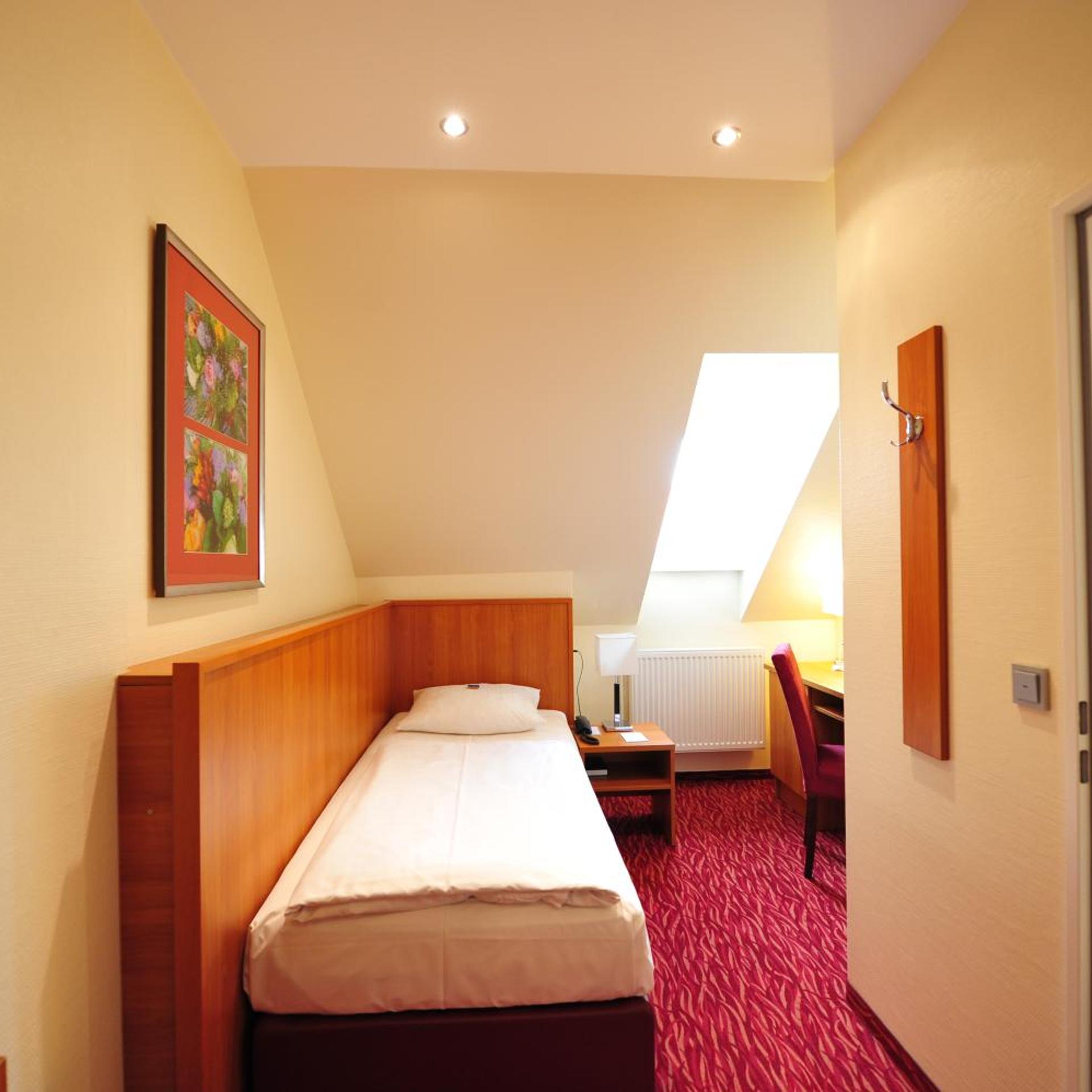Room, Single