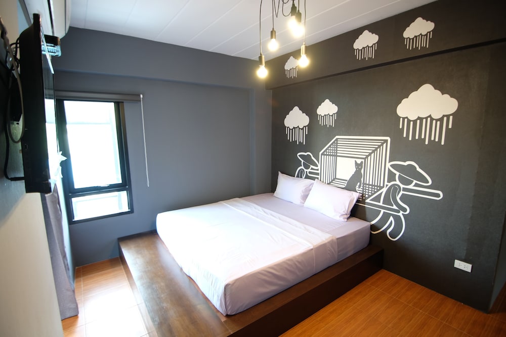 Hide Bangkok Hostel 9/69