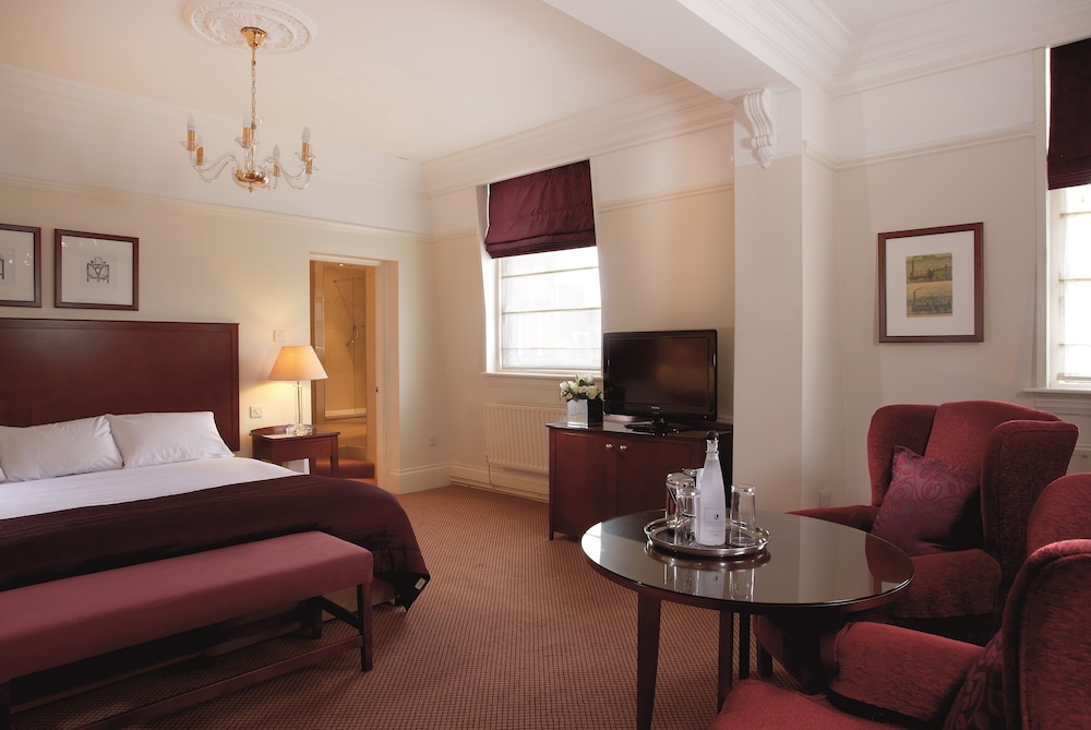 Macdonald Burlington Hotel 23/73