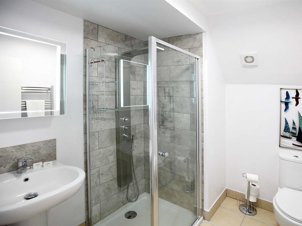 Austen's Luxury Apartments 44/50