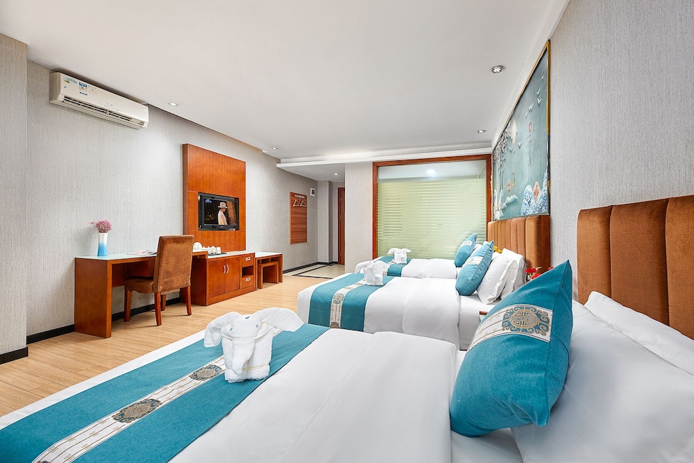 Business, Triple, 3 Beds, Courtyard Area