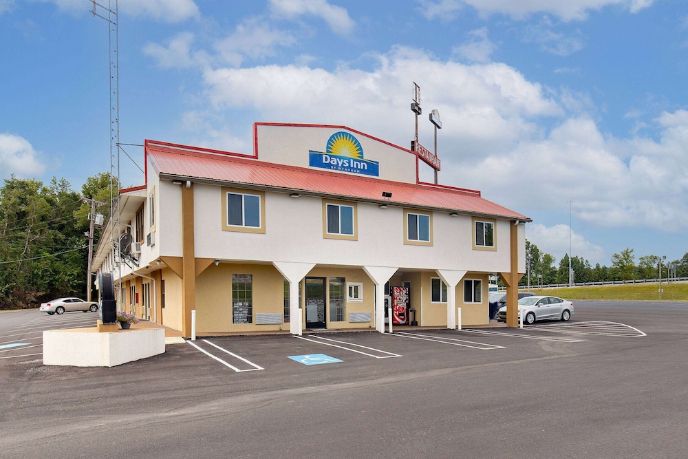 Days Inn by Wyndham Holladay 4/50