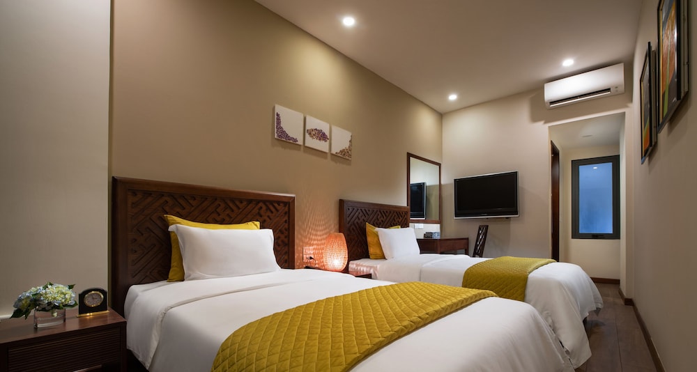 EXECUTIVE, DOUBLE OR TWIN BED