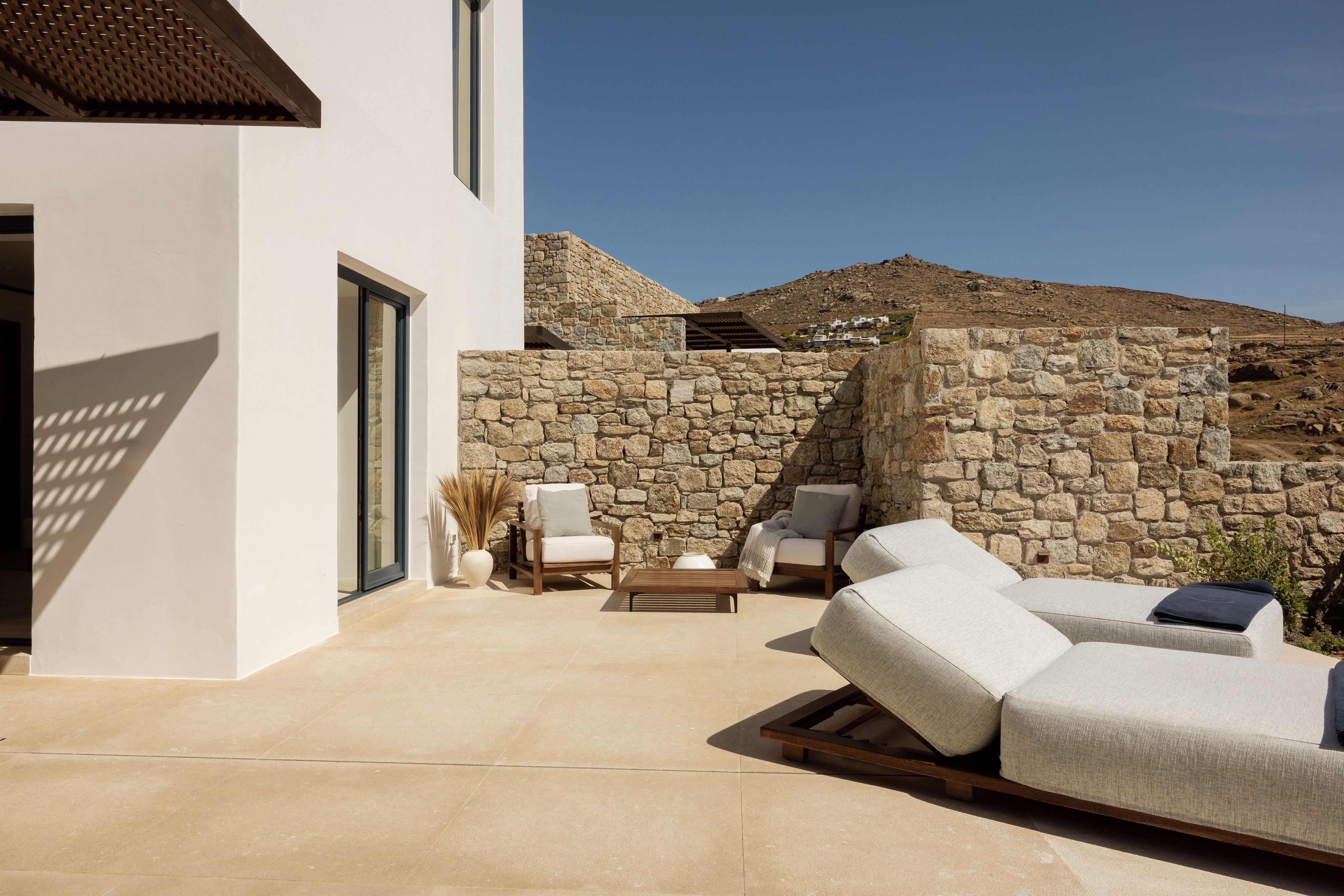 جناح بشرفة، Cali Mykonos 3/4