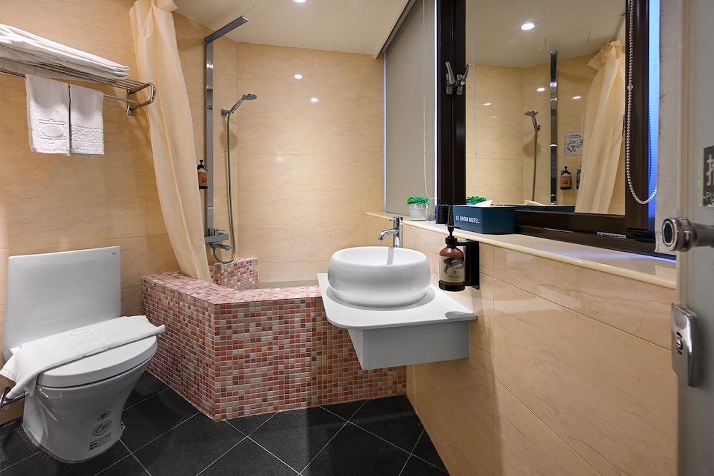 Ximen Hedo Hotel Kangding Taipei 68/69