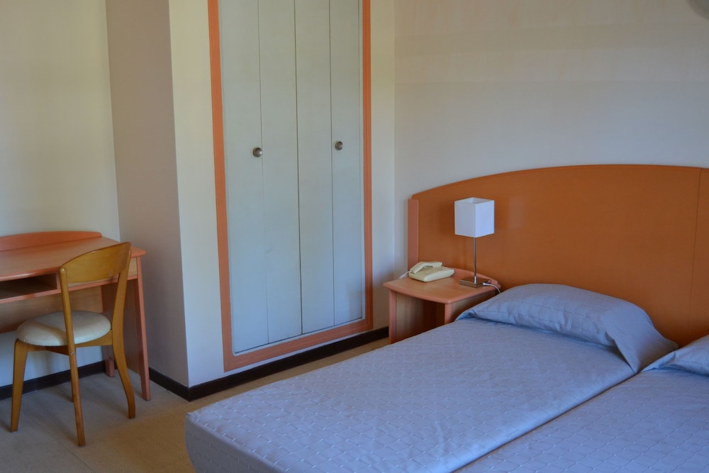 Hotel Cyrnea 19/39