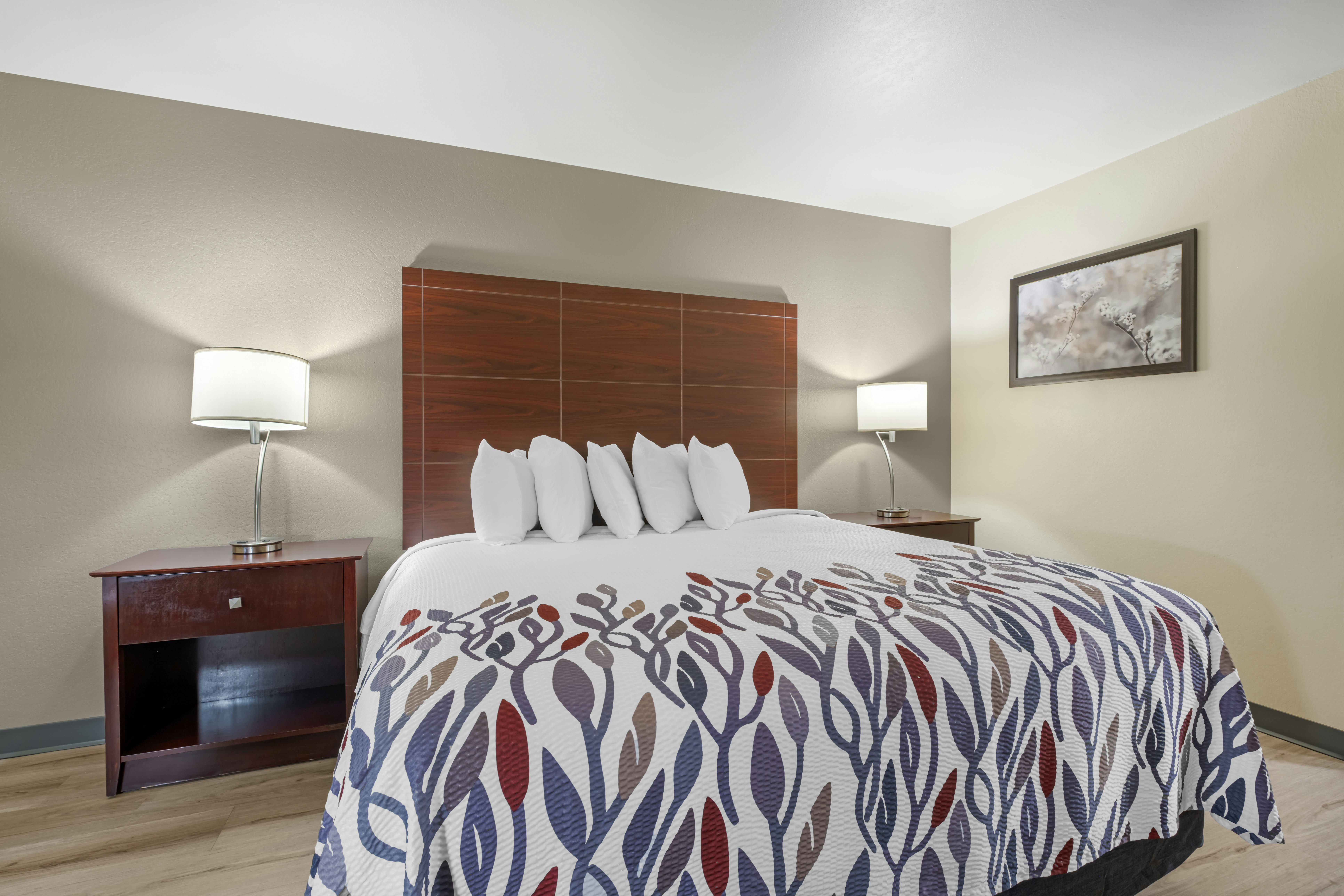 Cobblestone Hotel & Suites - Charlestown In 24/74