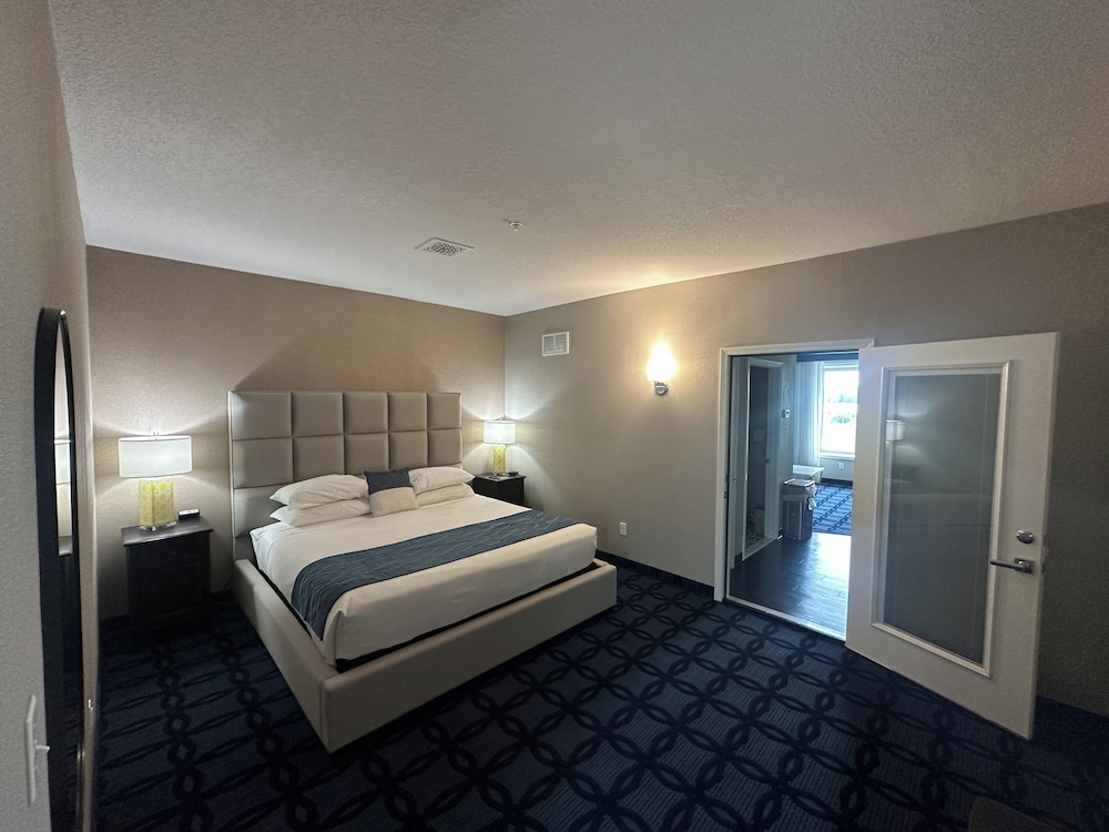 Riverside Inn 17/60