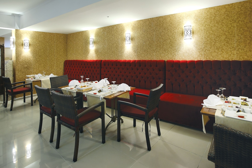 Costa Bitezhan Hotel 59/73